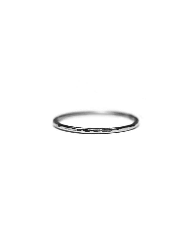 Hammered ring // Silver