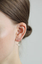 Boucles d'oreilles cercles + perles blanches // Argent