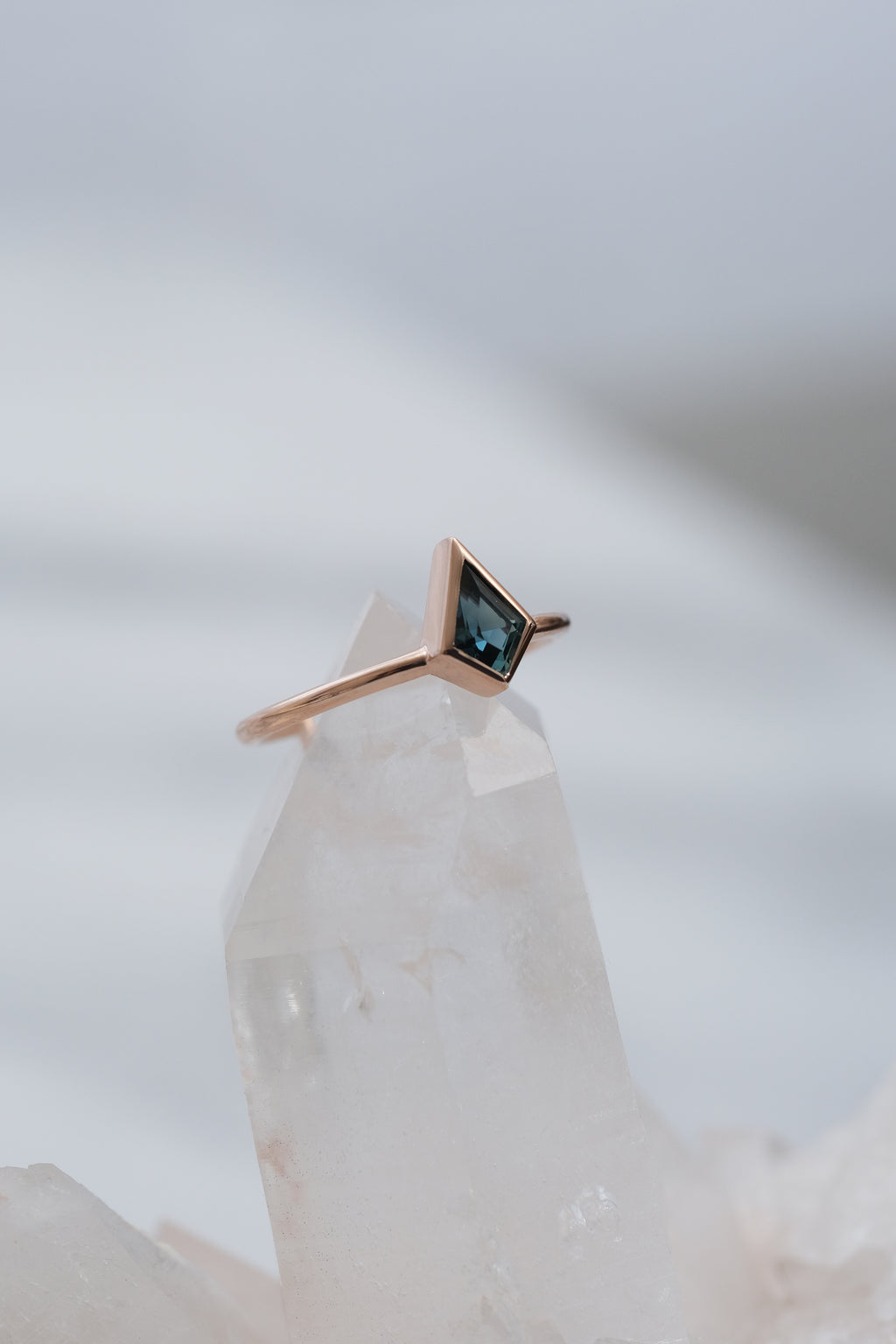 LIVIA Ring // 0.60ct Australian Sapphire