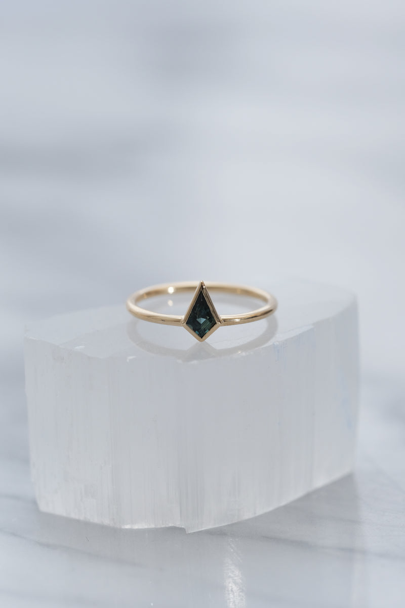 LIVIA Ring // 0.35ct Australian Sapphire