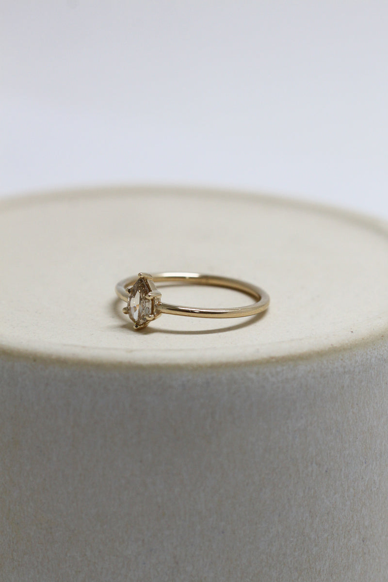 READY TO SHIP // Lily ring // Canadian champagne diamond 0.30ct
