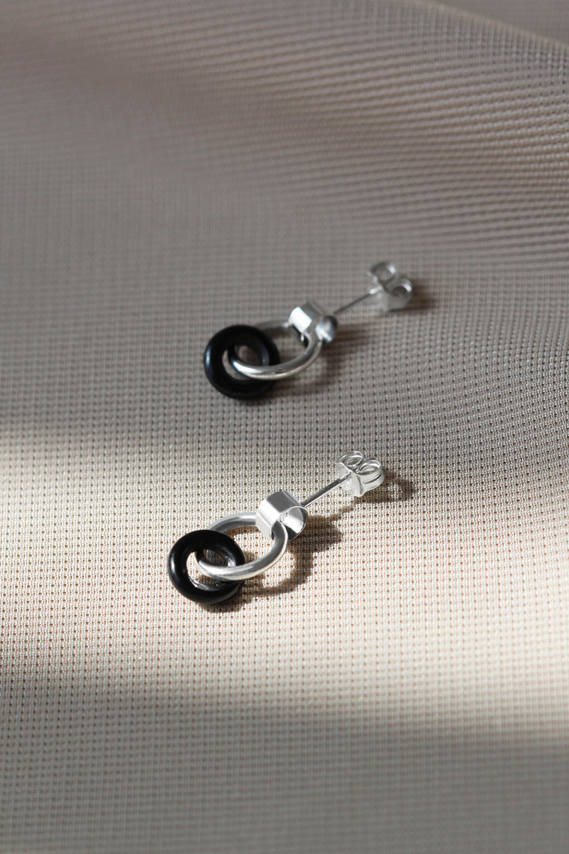 Boucles d'oreilles anneaux + onyx noir // Argent