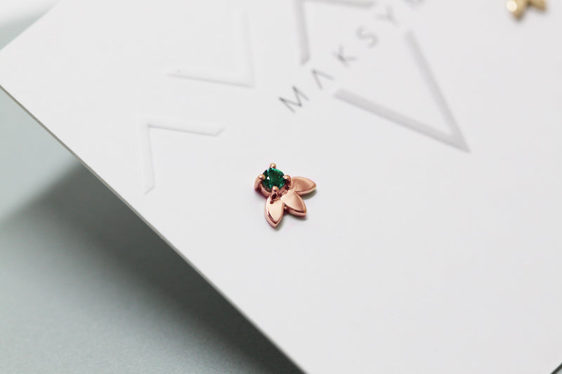 Flower earrings // Emeralds