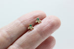 Flower earrings // Emeralds