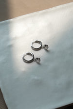 Huggies earrings + dots // Silver