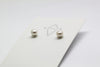 Boucles d'oreilles perles blanches // 7 mm