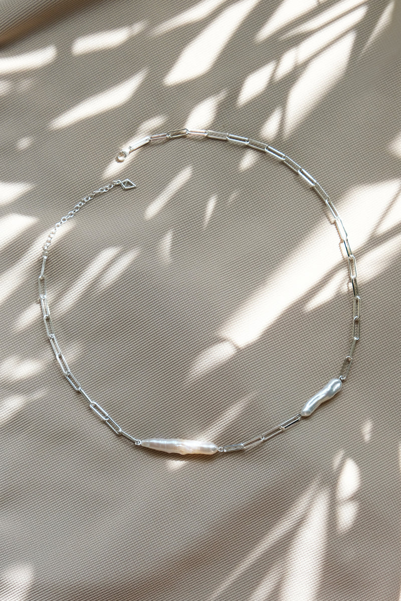 DERNIERS EXEMPLAIRES // Collier chaîne ''paper clip'' + perles Biwa // Argent