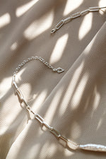 DERNIERS EXEMPLAIRES // Collier chaîne ''paper clip'' + perles Biwa // Argent