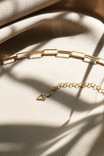 LAST UNITS // Paper clip chain necklace + Biwa pearls // Golden