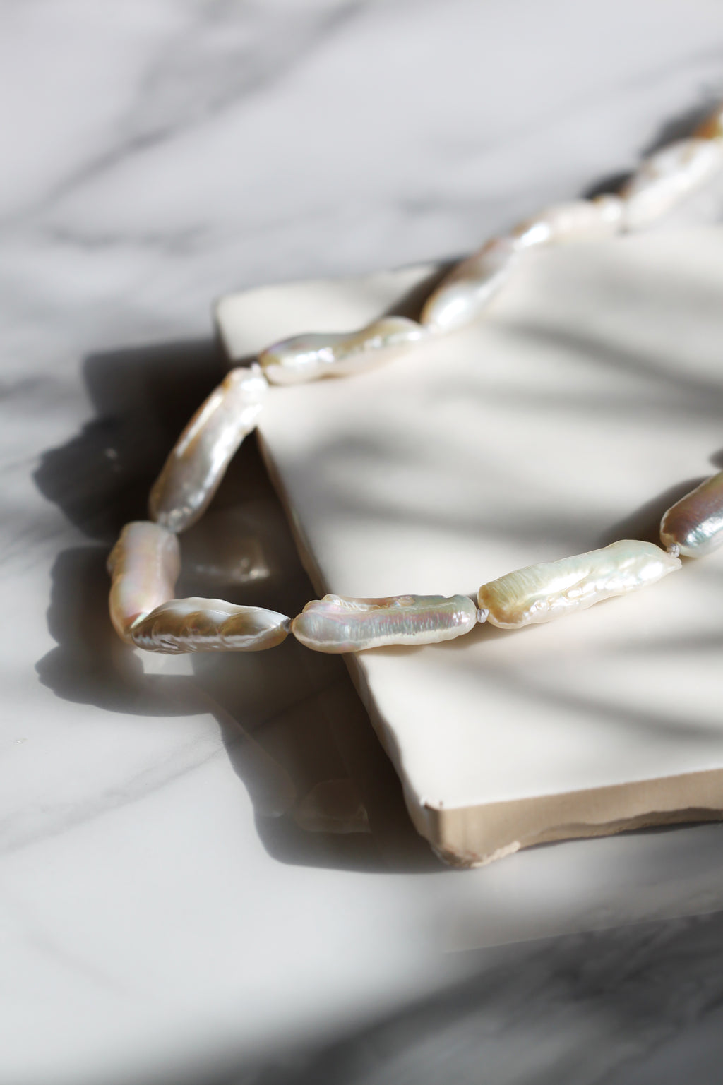 Biwa rectangular pearls necklace // Golden
