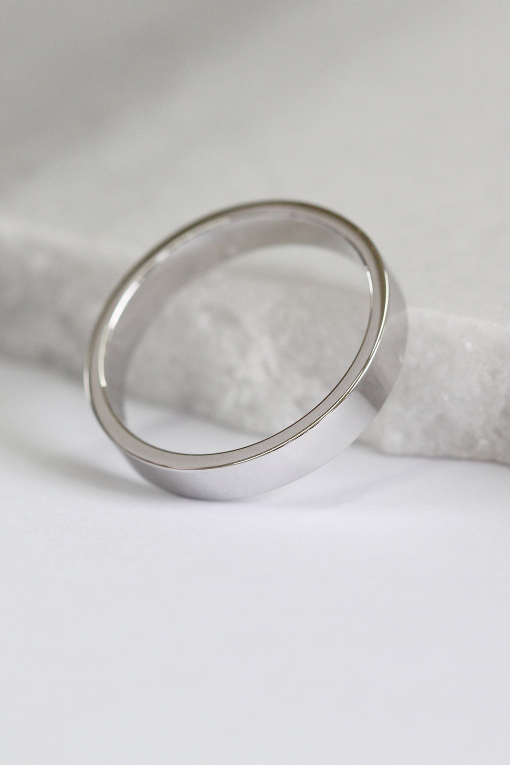 Jonc ELLIOT // 4 mm // Or 14K