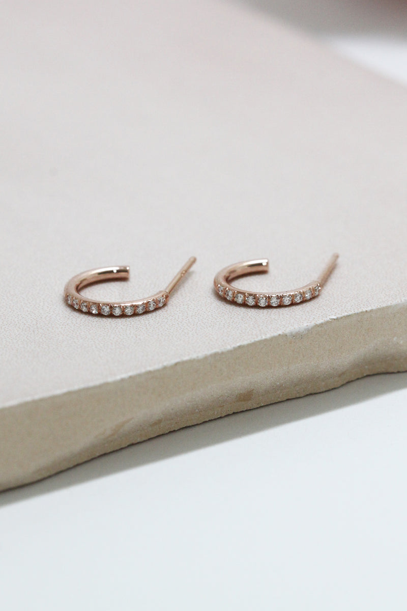 Boucles d'oreilles anneaux + pavé de diamants // Or 14K
