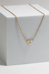 DERNIÈRE CHANCE // Collier triangle // Doré