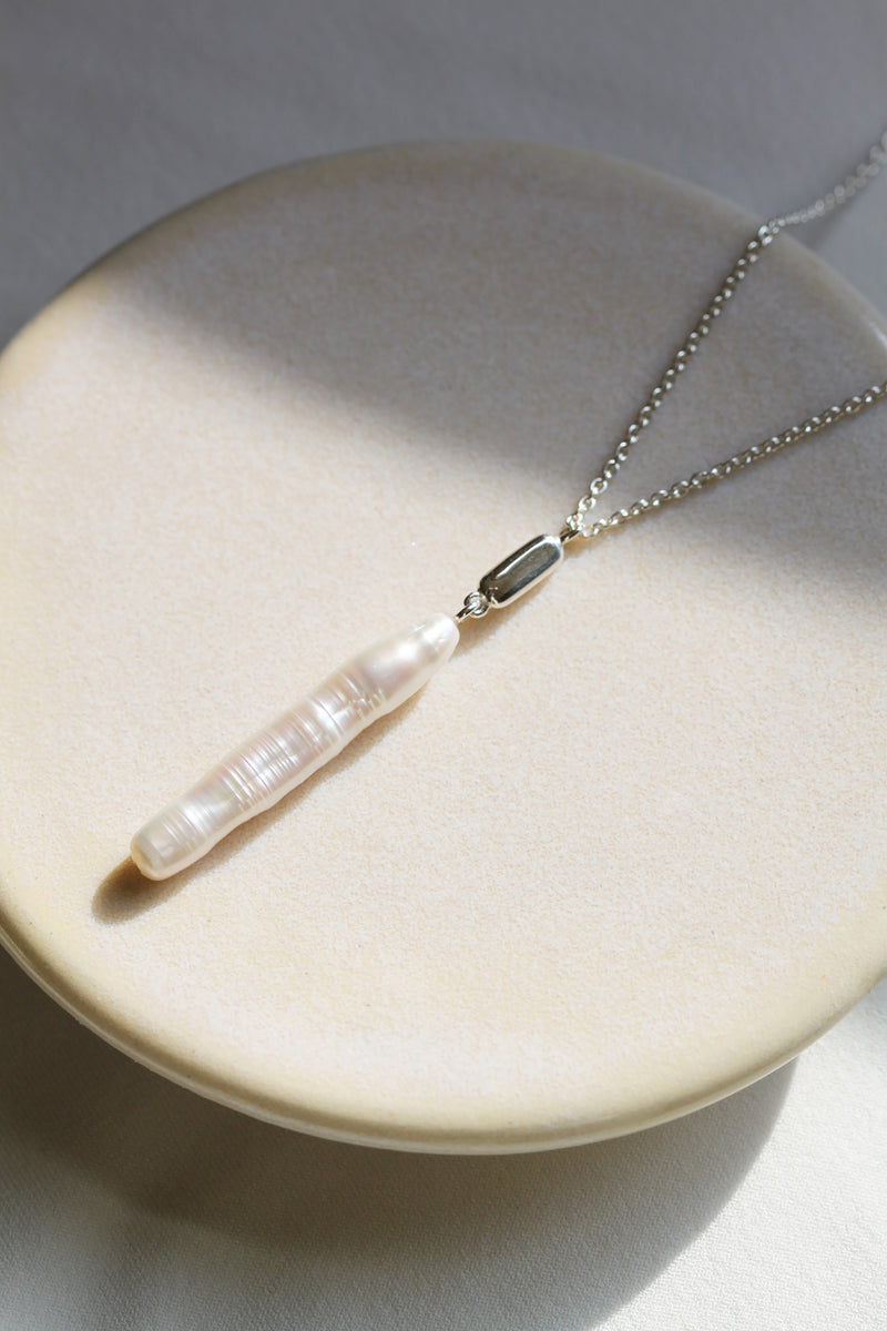 LAST UNITS // Long Biwa pearl + long necklace // Silver