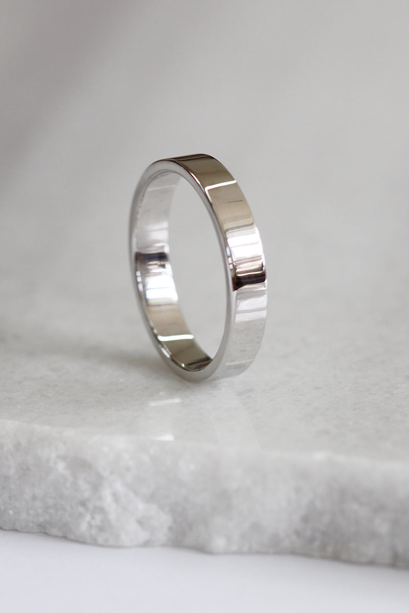 Jonc ELLIOT // 4 mm // Or 14K