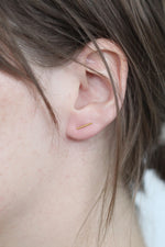 Bar earrings // 10 mm // Golden