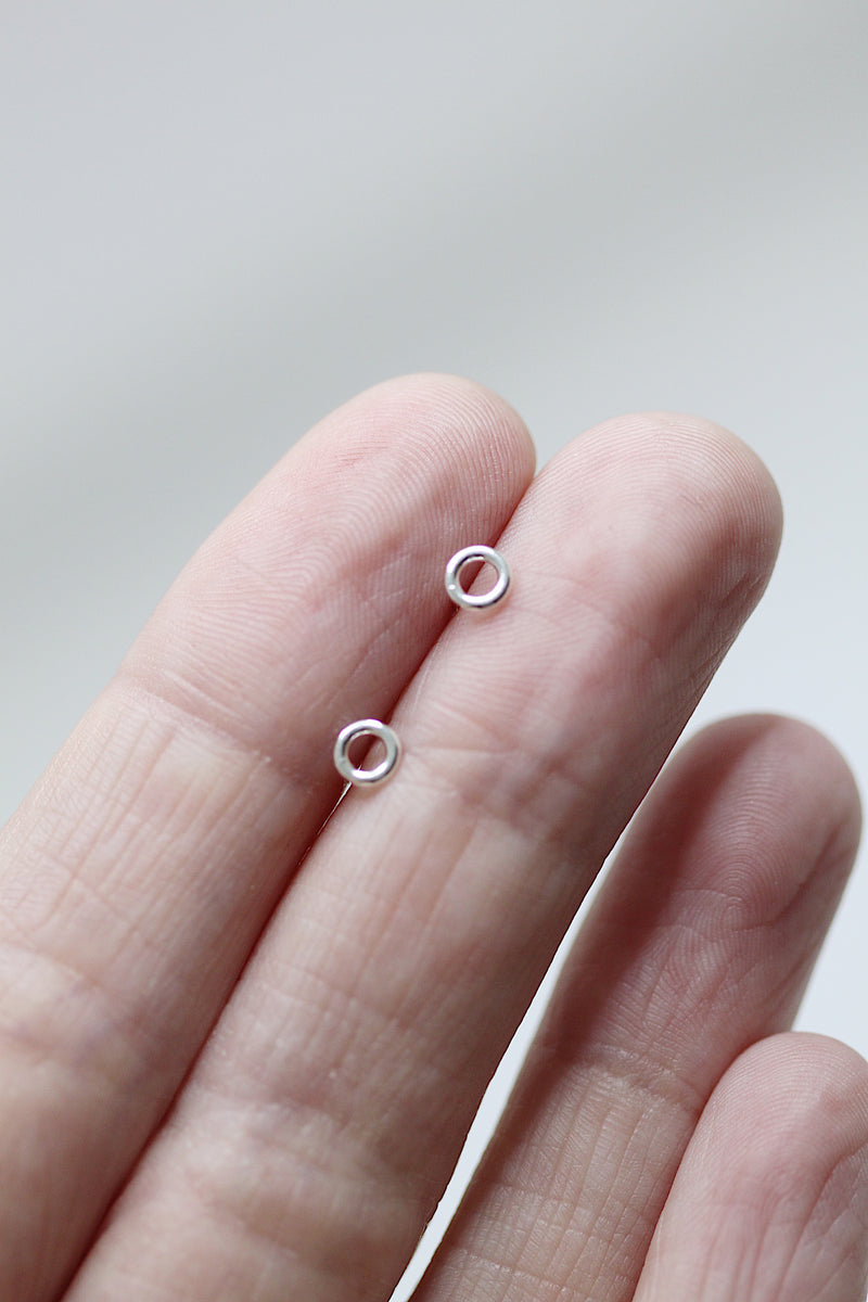 Boucles d'oreilles minis anneaux // Argent