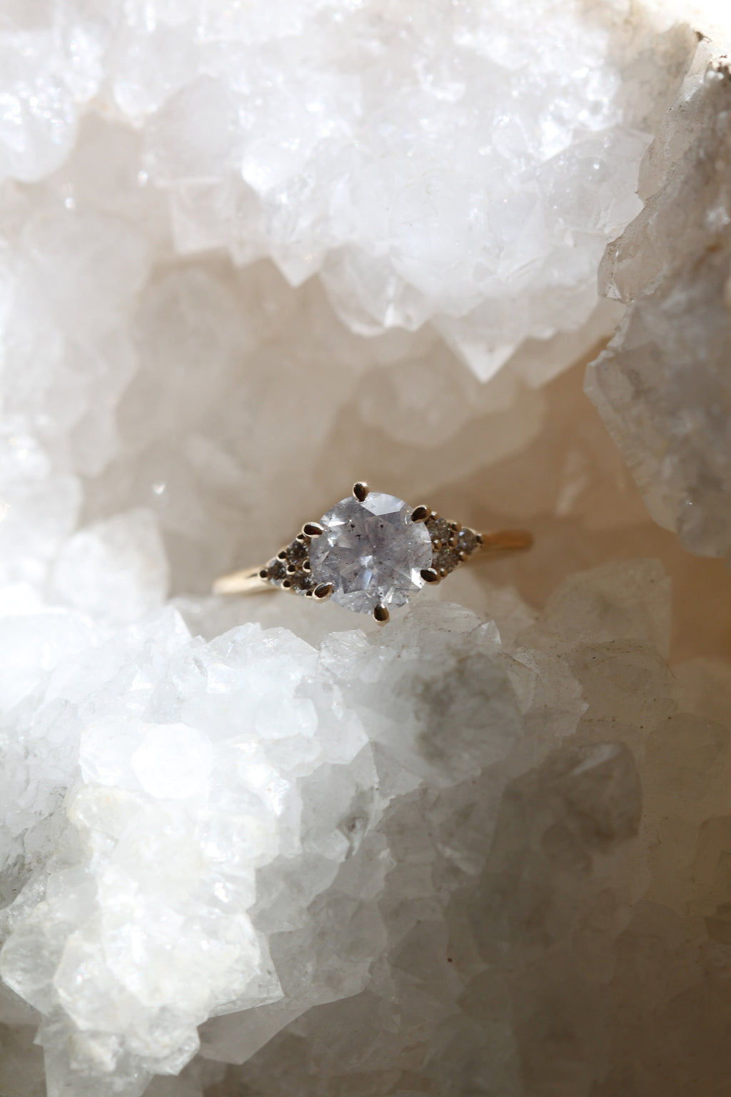 PRÊTE À PARTIR // Bague TALIA // Diamant gris sel et poivre 1,47ct