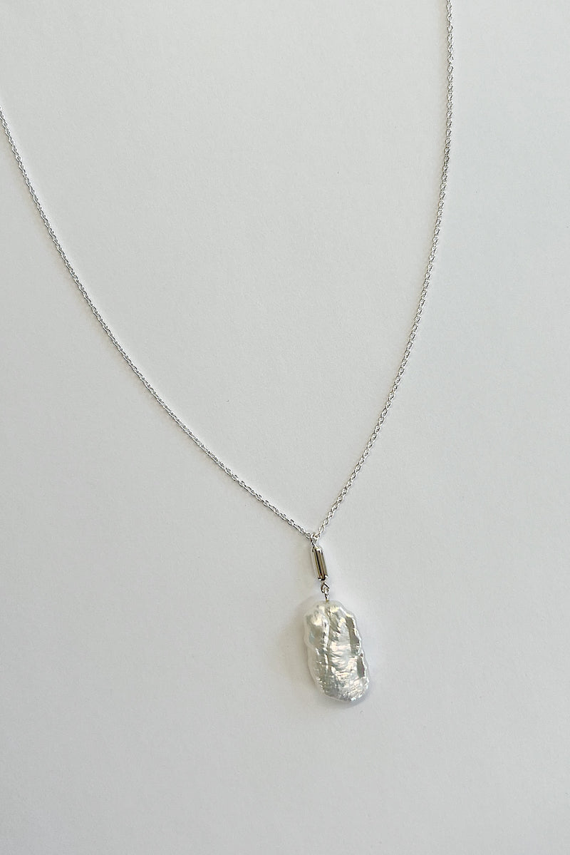 LAST UNITS // Long rectangle Biwa pearl necklace // Silver