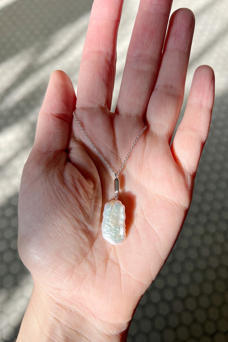 LAST UNITS // Long rectangle Biwa pearl necklace // Silver