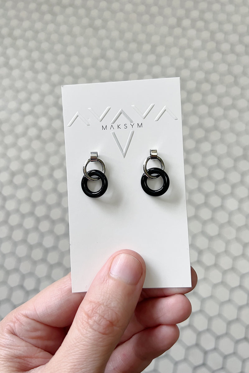 SAMPLE // Hoop earrings + onyx